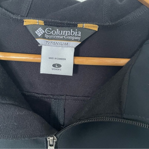 Women’s Columbia Titanium Large - Picture 4 of 6
